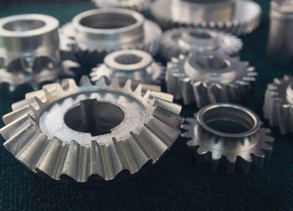 An array of gears of different sizes.
